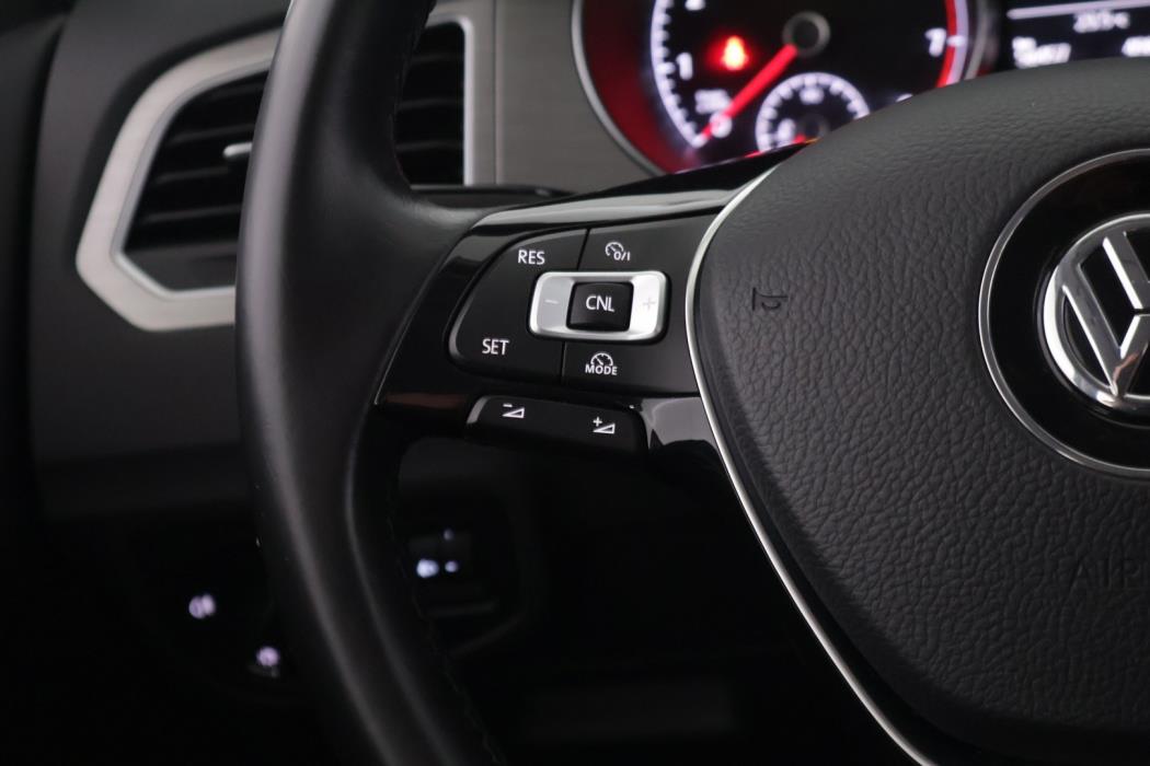 VOLKSWAGEN Golf Sportsvan 2017