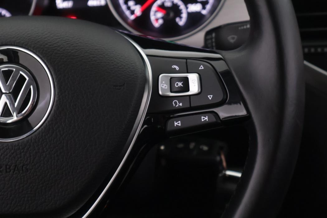 VOLKSWAGEN Golf Sportsvan 2017