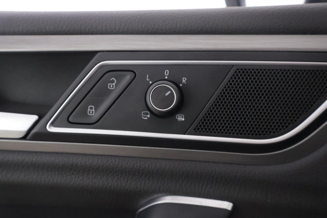 VOLKSWAGEN Golf Sportsvan 2017