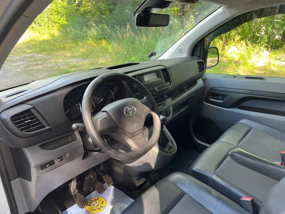 TOYOTA Proace 2021