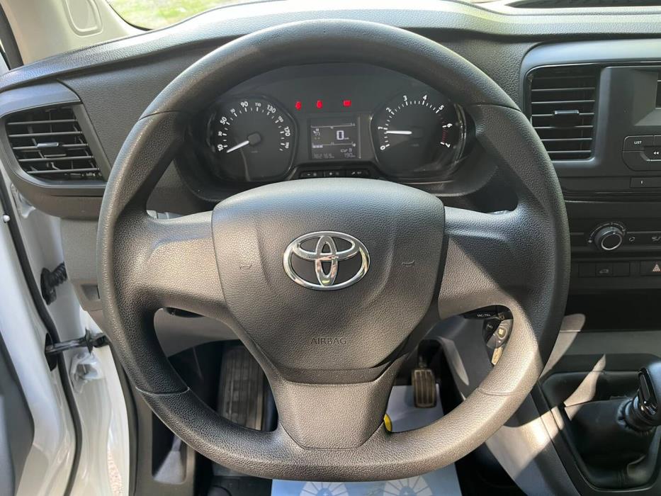 TOYOTA Proace 2021