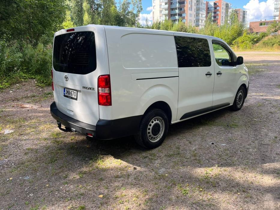 TOYOTA Proace 2021