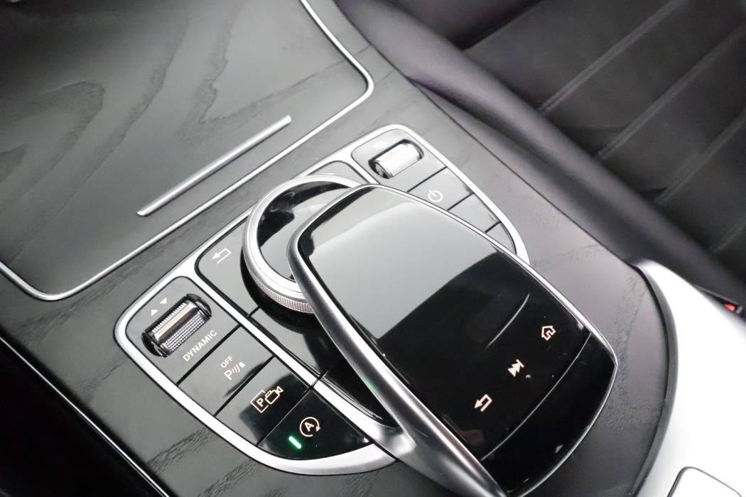 MERCEDES-BENZ C 2020