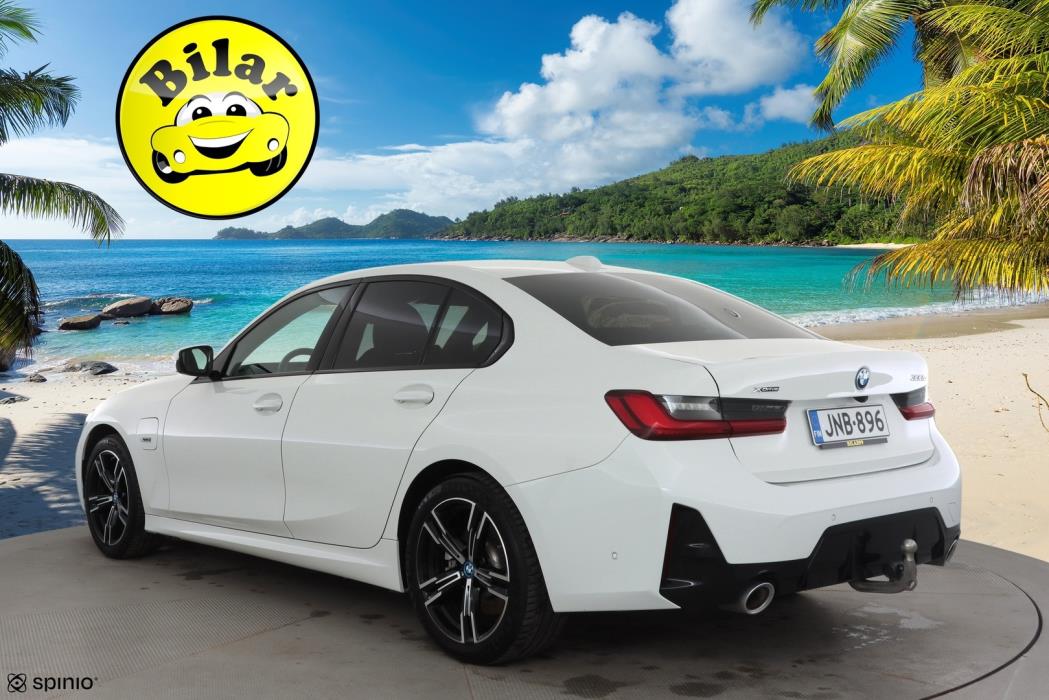 BMW 330 2023