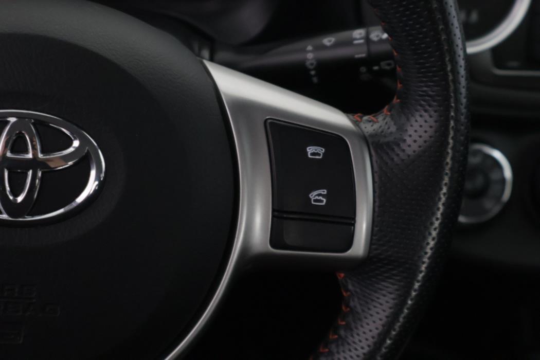 TOYOTA Yaris 2013