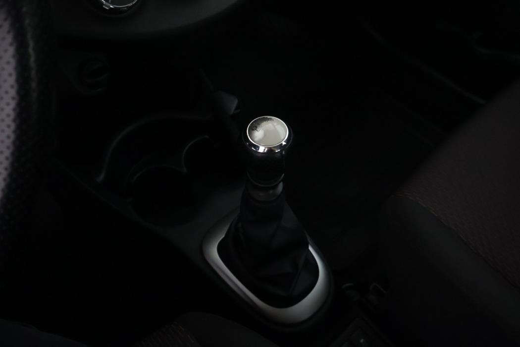 TOYOTA Yaris 2013