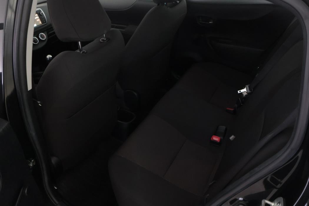 TOYOTA Yaris 2013