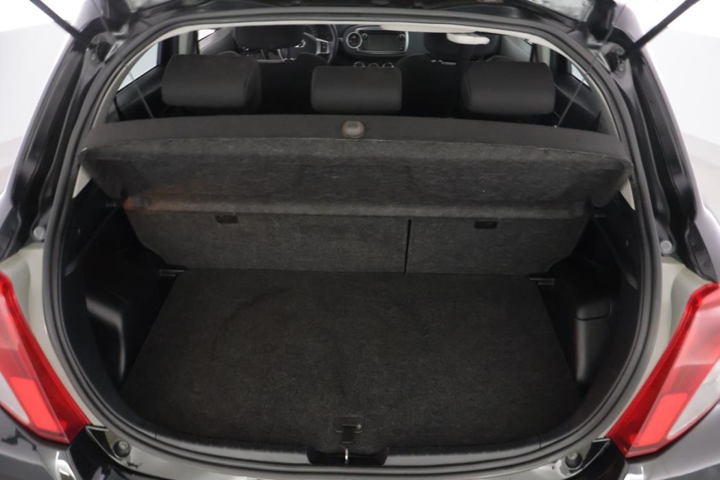 TOYOTA Yaris 2013