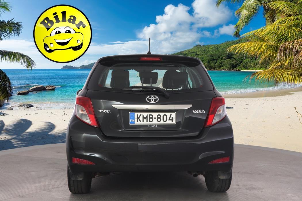 TOYOTA Yaris 2013