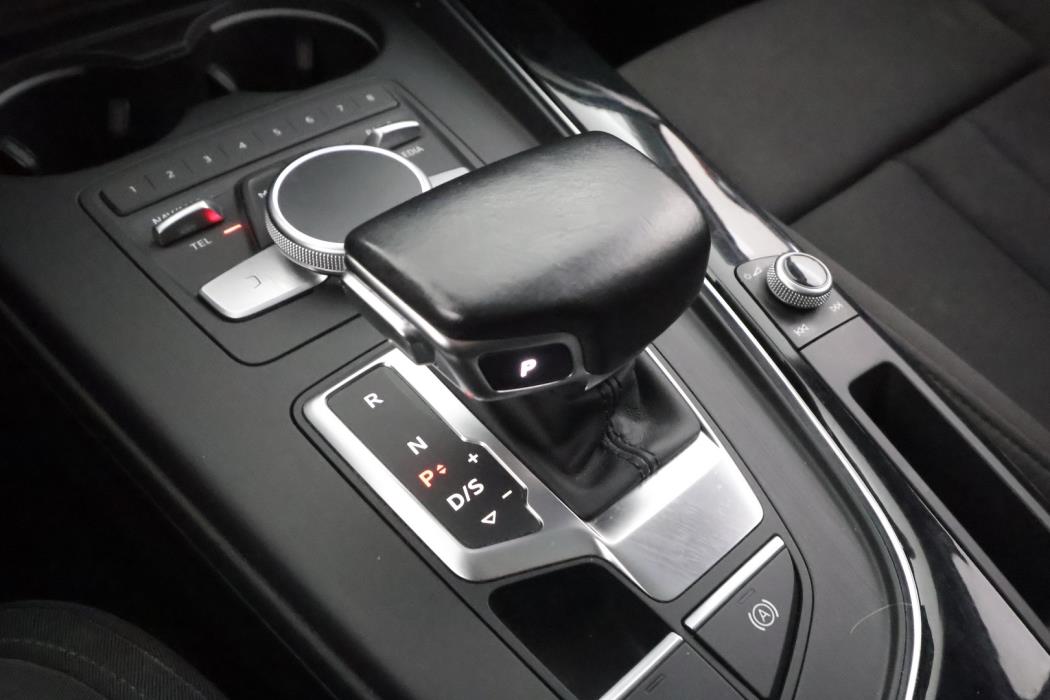 AUDI A4 2017