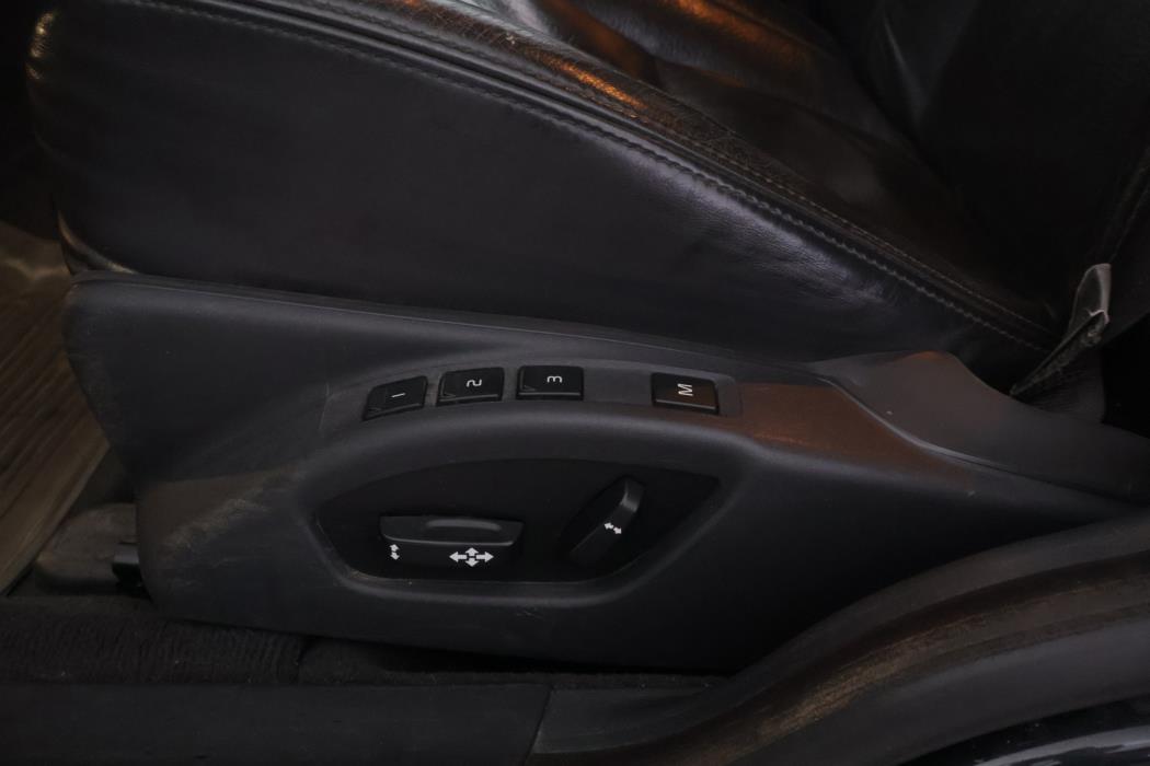 VOLVO V70 2012