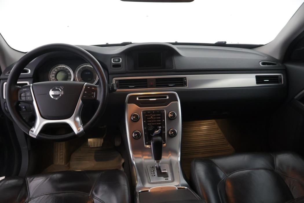 VOLVO V70 2012