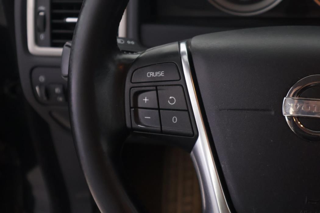 VOLVO V70 2012