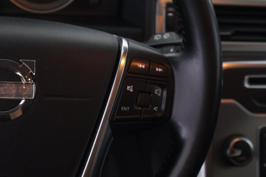 VOLVO V70 2012
