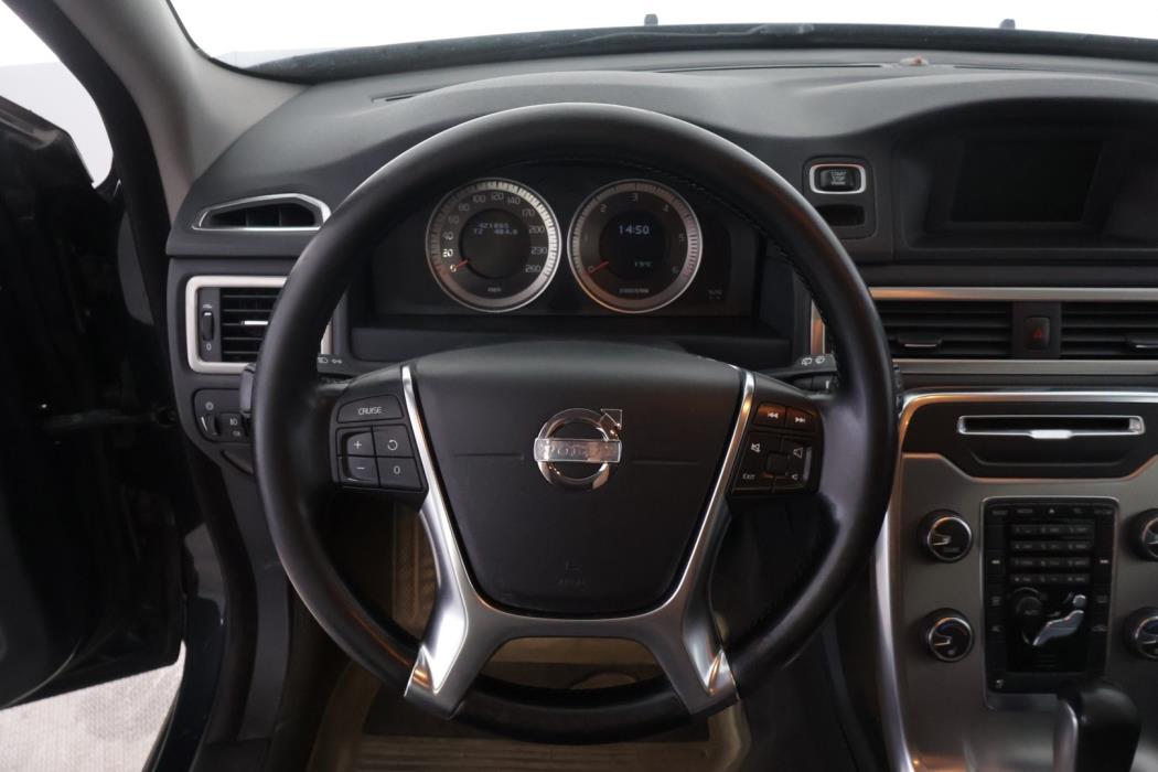 VOLVO V70 2012