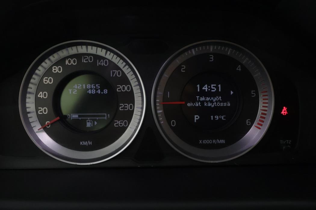 VOLVO V70 2012