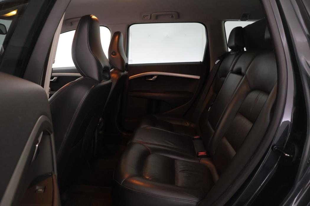 VOLVO V70 2012