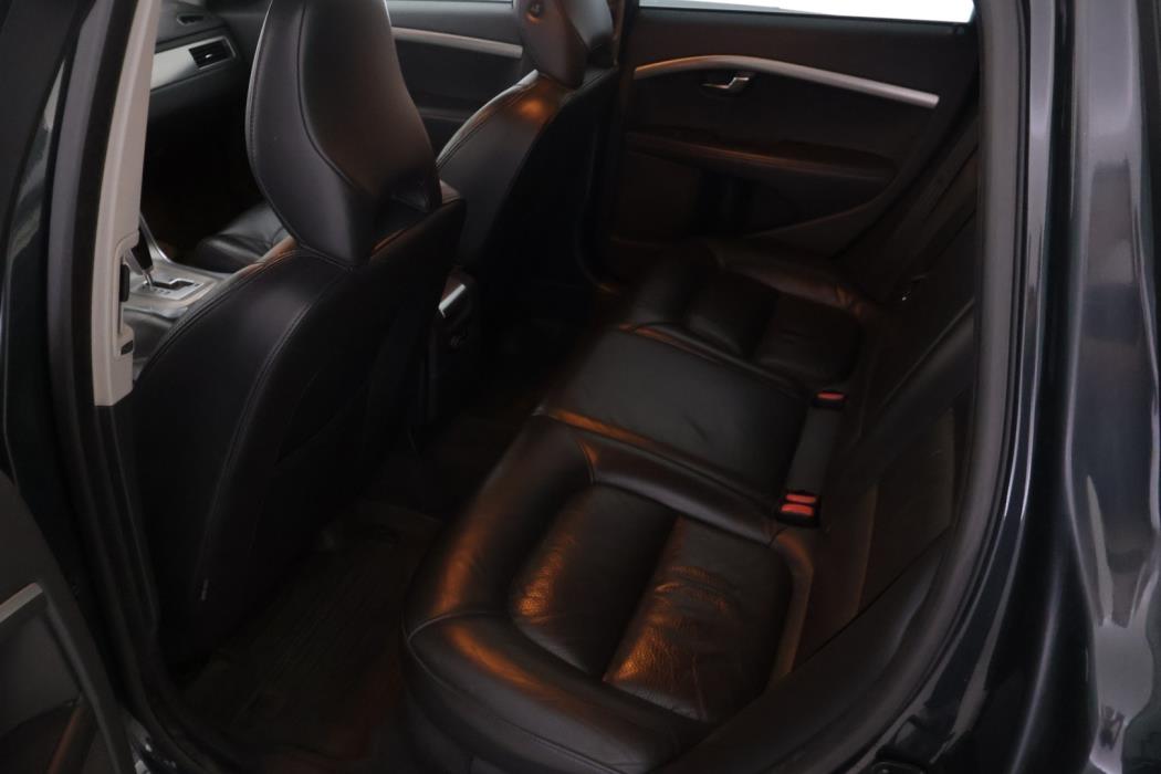 VOLVO V70 2012