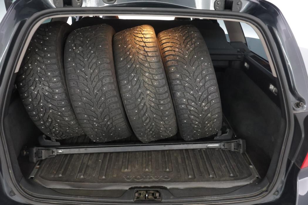 VOLVO V70 2012