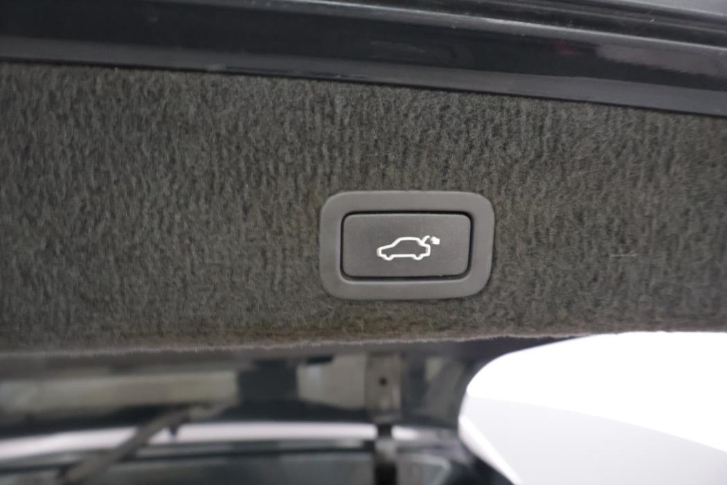 VOLVO V70 2012