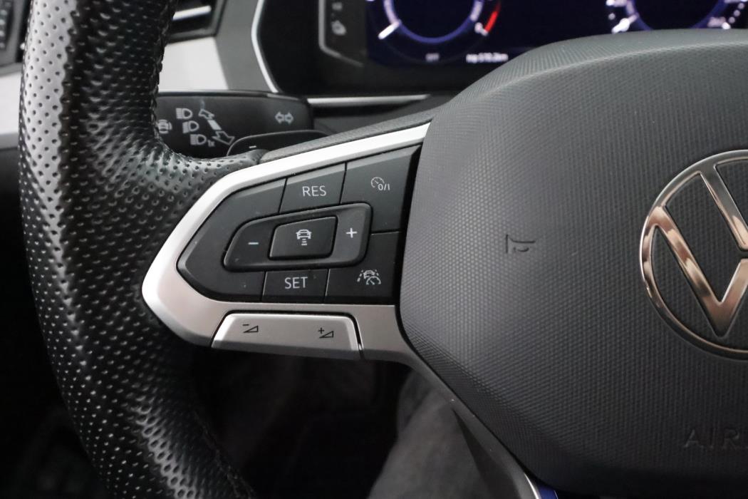 VOLKSWAGEN Passat 2021
