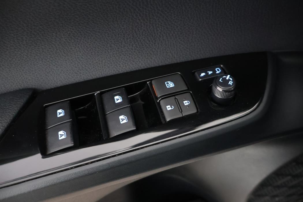 TOYOTA Prius 2018