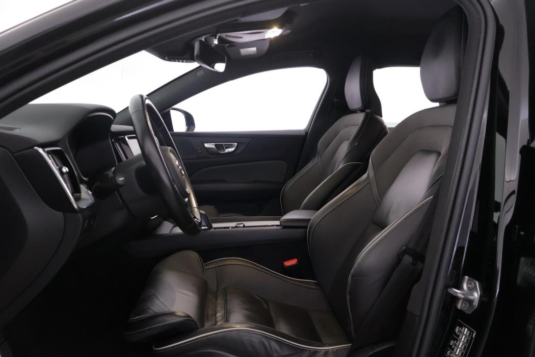 VOLVO V60 2021