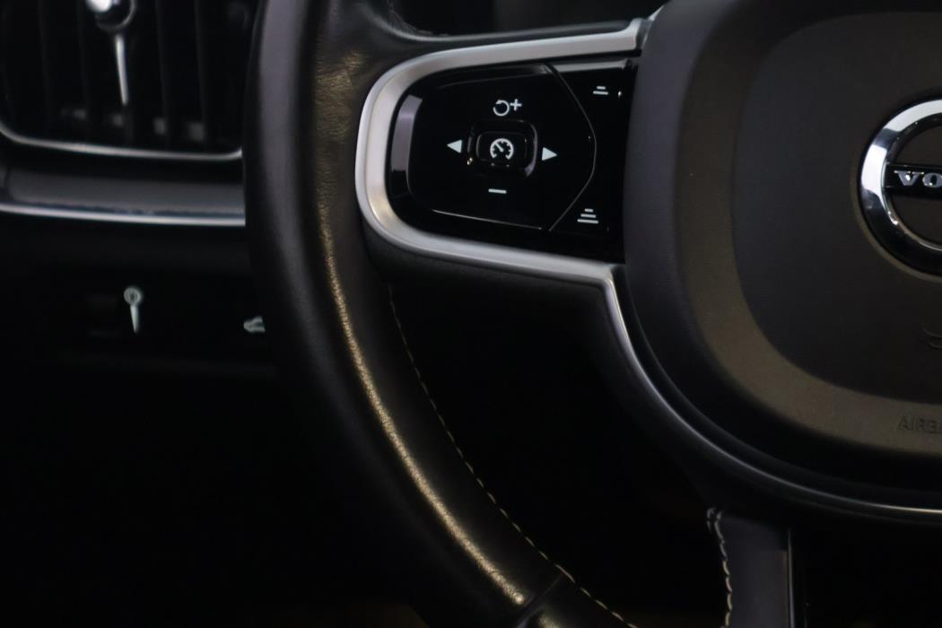 VOLVO V60 2021