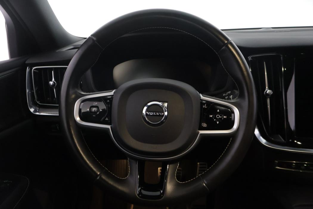 VOLVO V60 2021