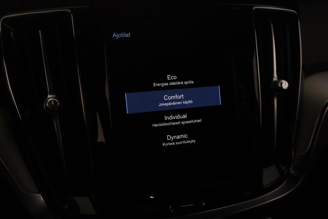 VOLVO V60 2021
