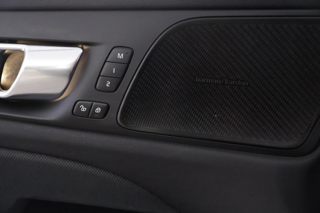 VOLVO V60 2021