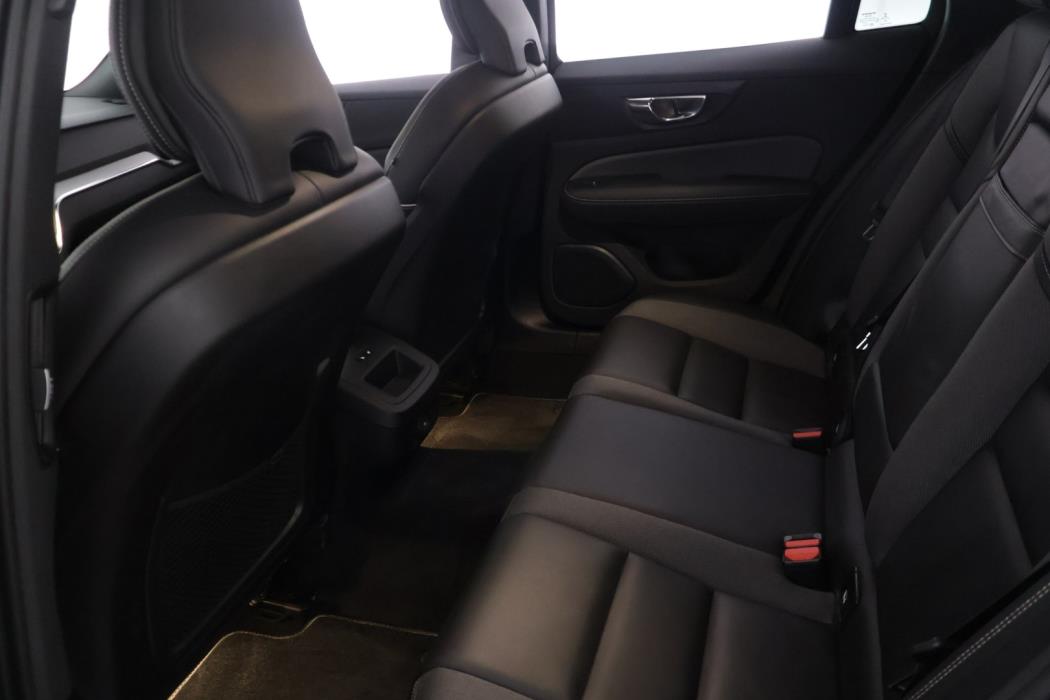 VOLVO V60 2021