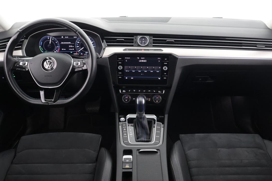 VOLKSWAGEN Passat 2018