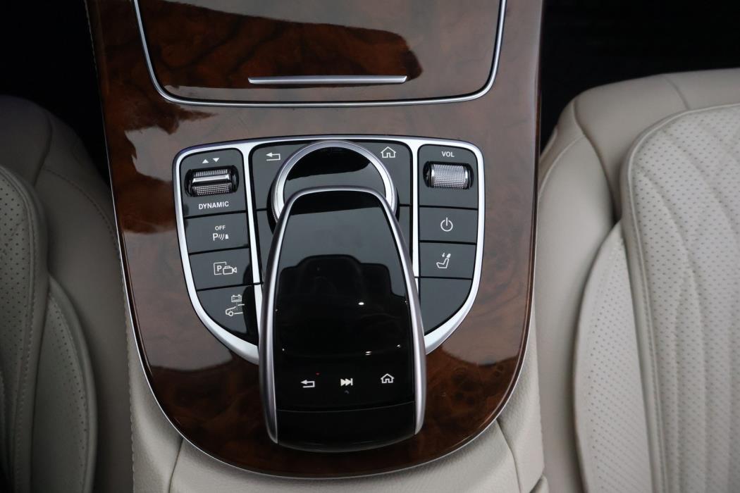 MERCEDES-BENZ E 2019