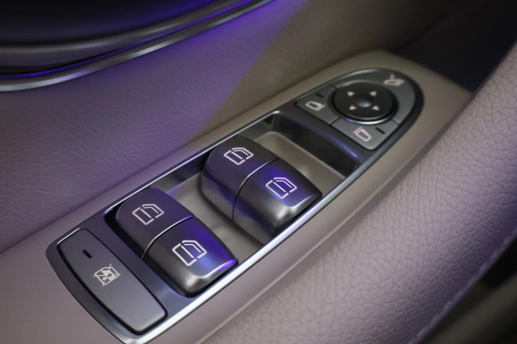 MERCEDES-BENZ E 2019