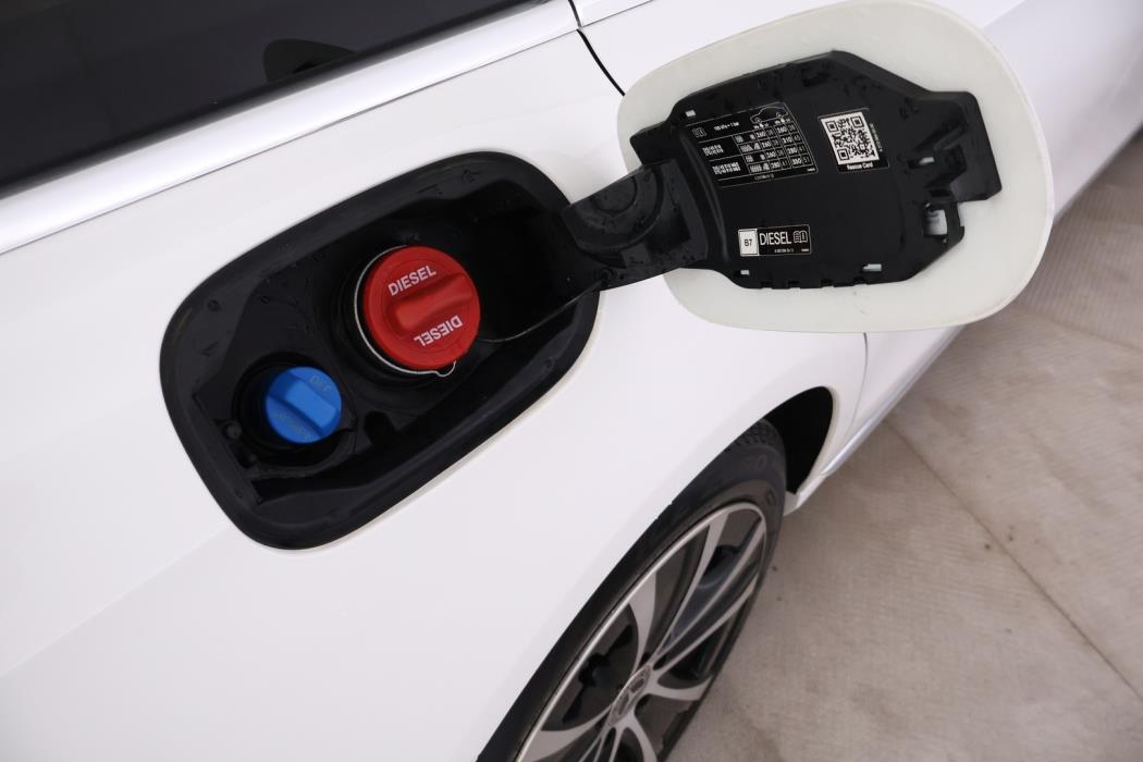 MERCEDES-BENZ E 2019