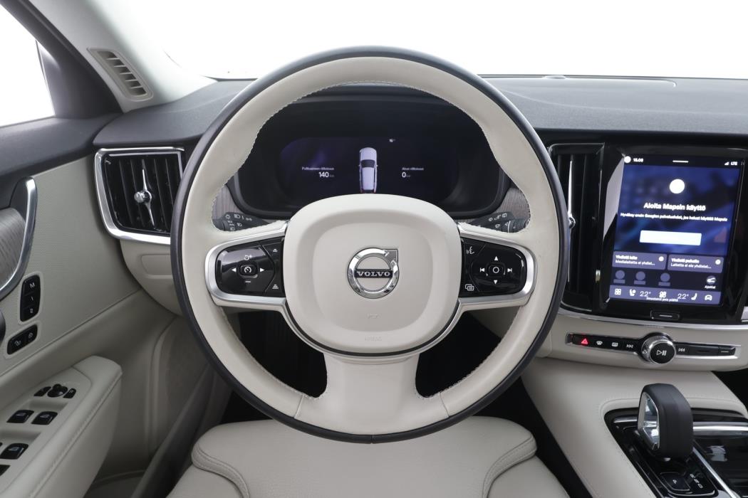 VOLVO V90 2023
