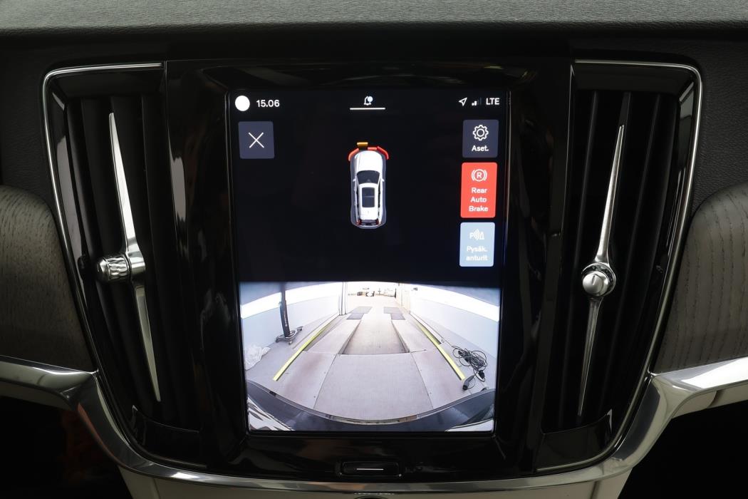 VOLVO V90 2023