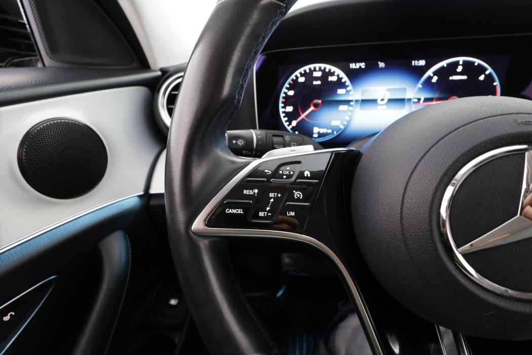 MERCEDES-BENZ E 2023