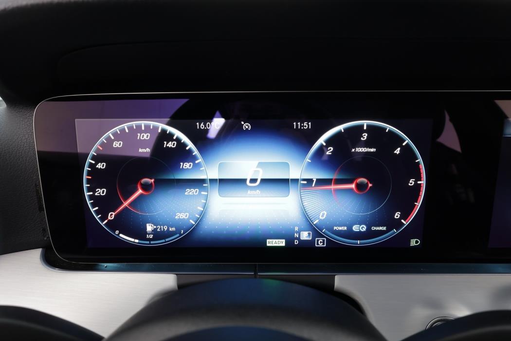 MERCEDES-BENZ E 2023