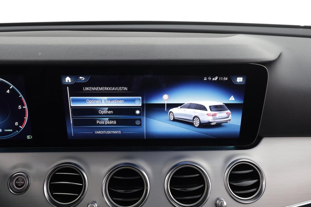 MERCEDES-BENZ E 2023