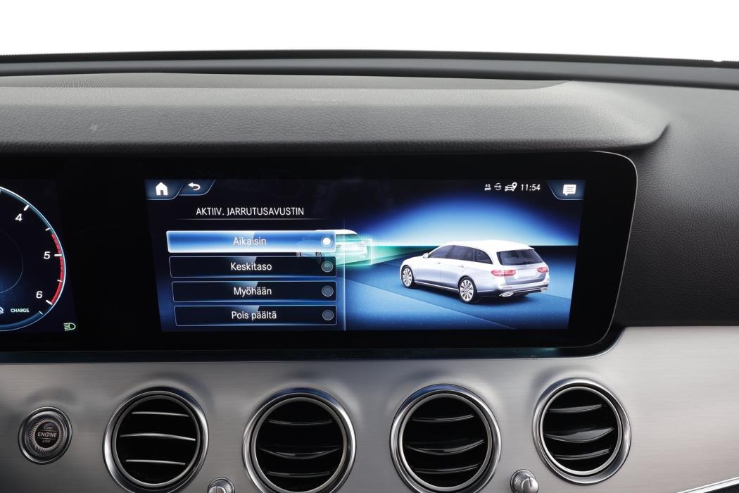 MERCEDES-BENZ E 2023