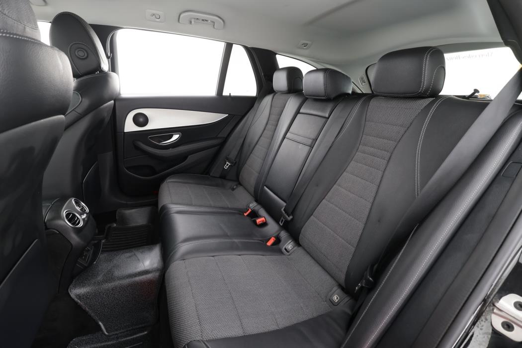 MERCEDES-BENZ E 2023