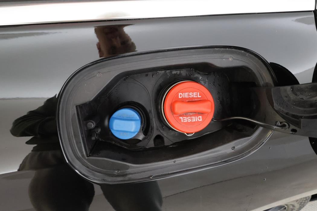 MERCEDES-BENZ E 2023