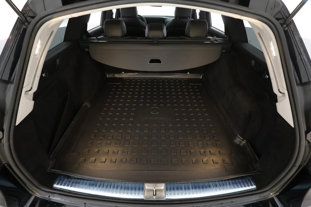 MERCEDES-BENZ E 2023