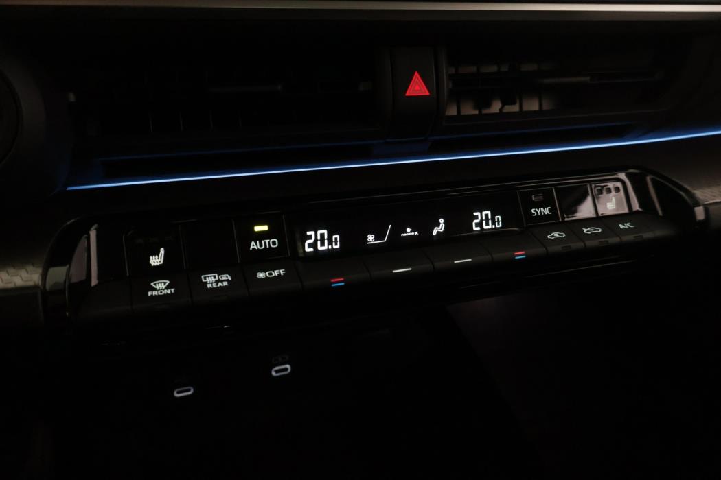 TOYOTA Prius Plug-in 2023