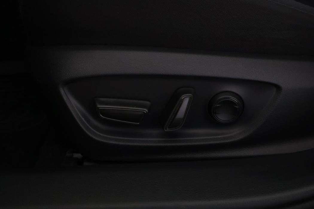 TOYOTA Prius Plug-in 2023