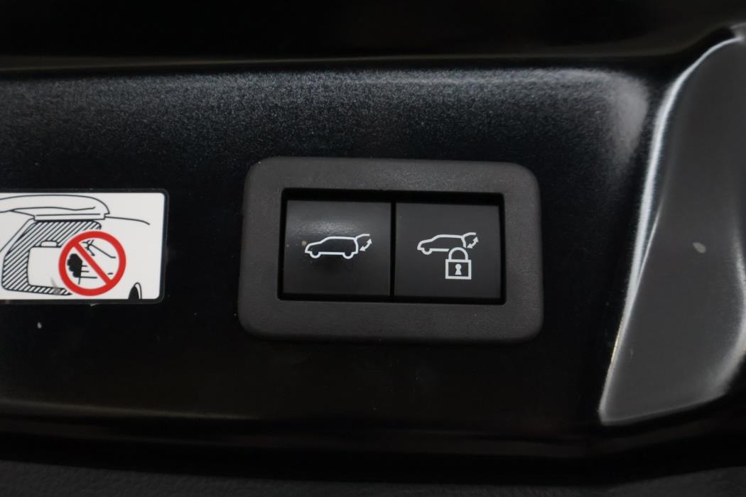 TOYOTA Prius Plug-in 2023