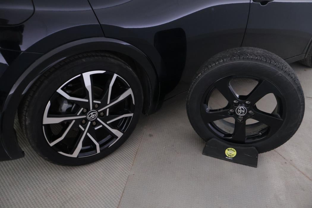 TOYOTA Prius Plug-in 2023