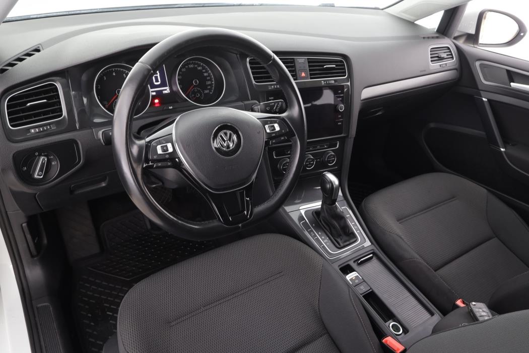 VOLKSWAGEN Golf 2020